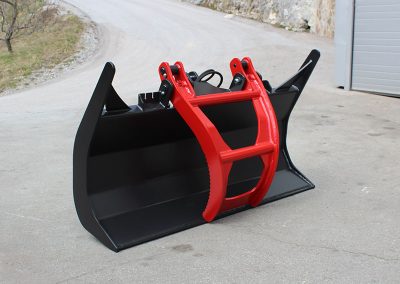 CEMEH front timber blade with hydraulic grapple
